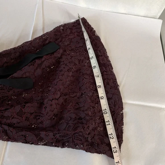 Loft lace blouse bell Sleeves size large tie at sleeves deep burgundy - Picture 8 of 9